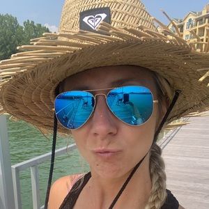 Meet your Posher, Dana